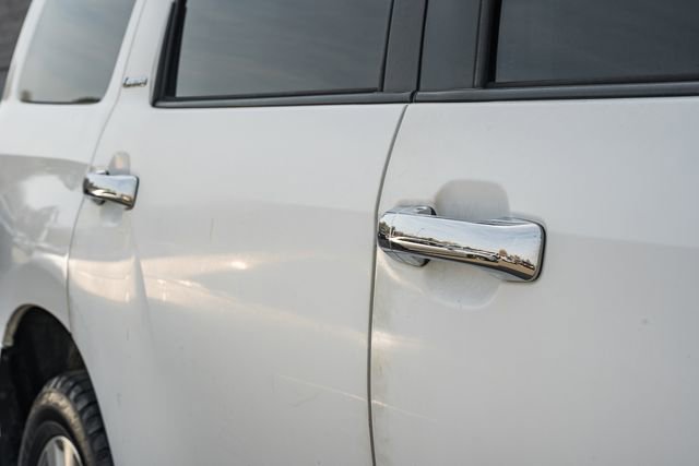 Used 2010 Toyota Sequoia Limited image 22