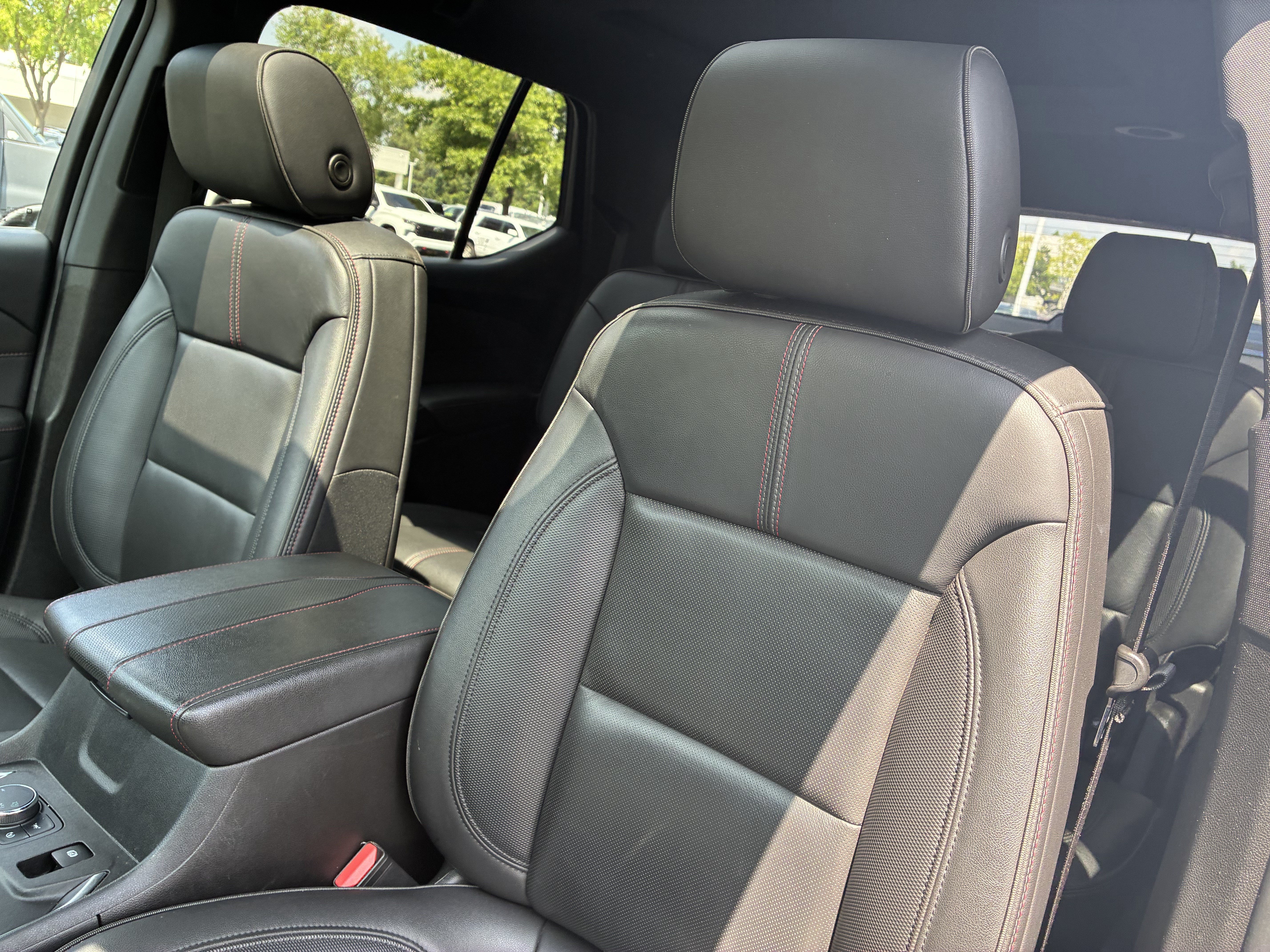 Used 2022 Chevrolet Traverse RS AWD/4WD image 23