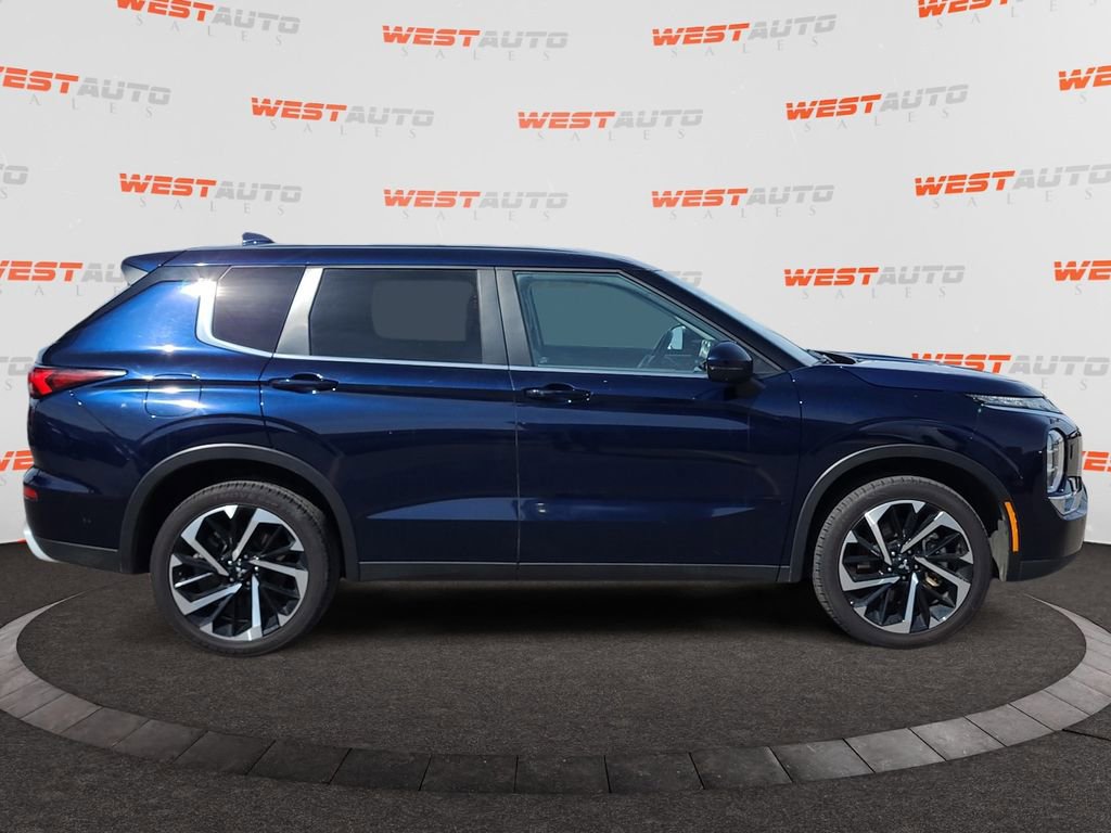 Used 2024 Mitsubishi Outlander SE Black Edition AWD/4WD image 6