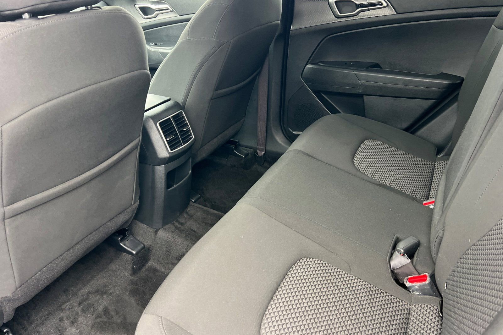 Certified 2025 Kia Sportage LX image 13