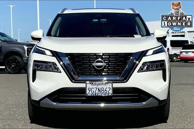 Used 2023 Nissan Rogue Platinum image 3