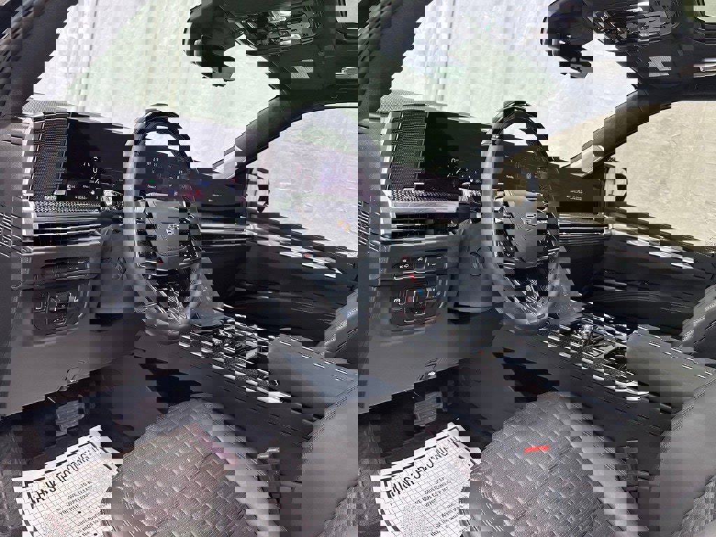 Used 2025 Cadillac Escalade V image 17