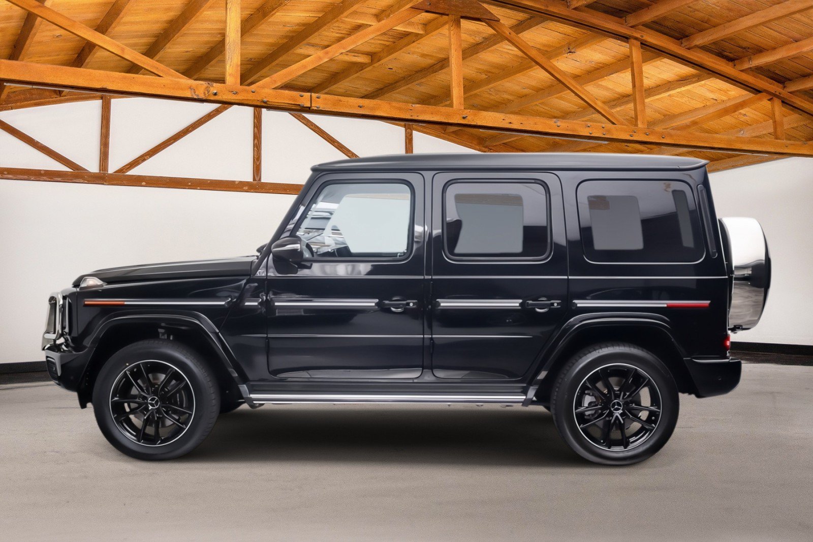 Used 2025 Mercedes-Benz G 550 image 2