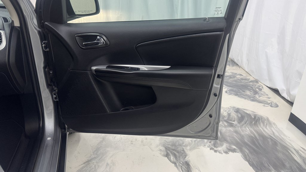 Used 2020 Dodge Journey SE w/ SE Popular Equipment Group FWD image 26