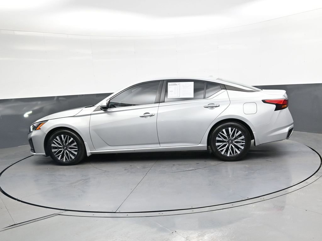 Used 2023 Nissan Altima 2.5 SV w/ SV Premium Package FWD image 7