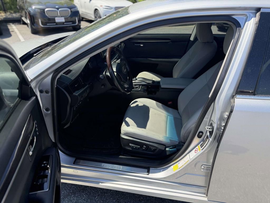 Used 2018 Lexus ES 350 w/ Navigation System Package FWD image 10