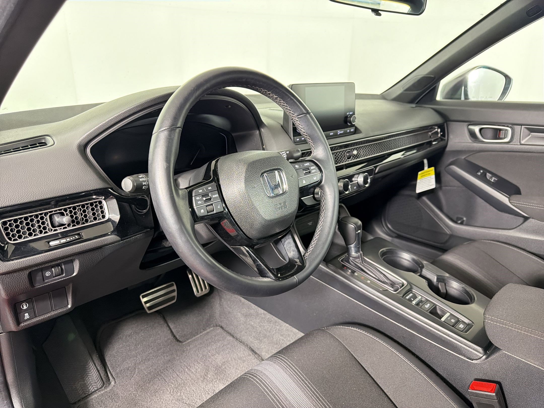 Used 2024 Honda Civic Sport image 3