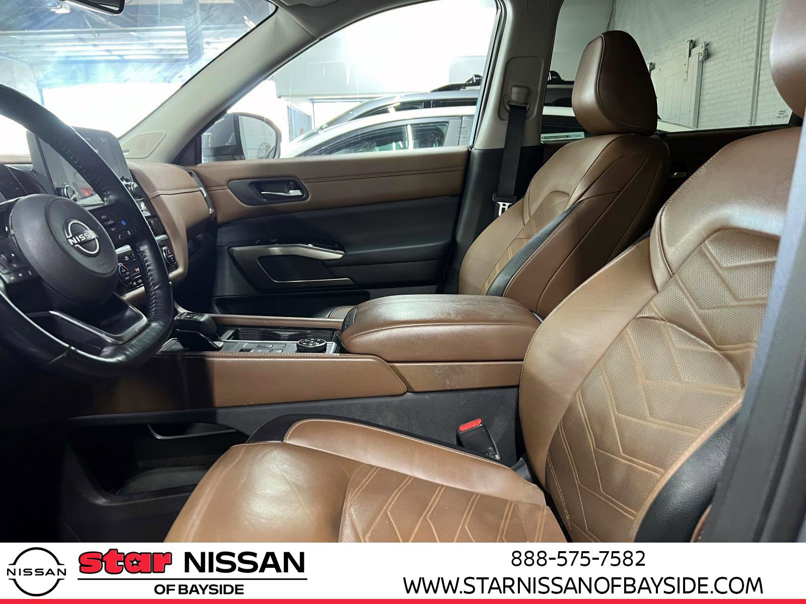 Used 2024 Nissan Pathfinder Platinum w/ Cargo Package image 13