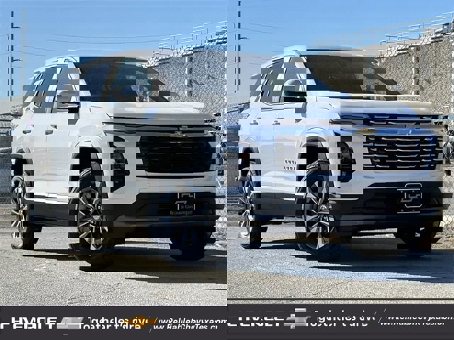New 2026 Chevrolet Equinox LT w/ Safety and Technology Package image 2