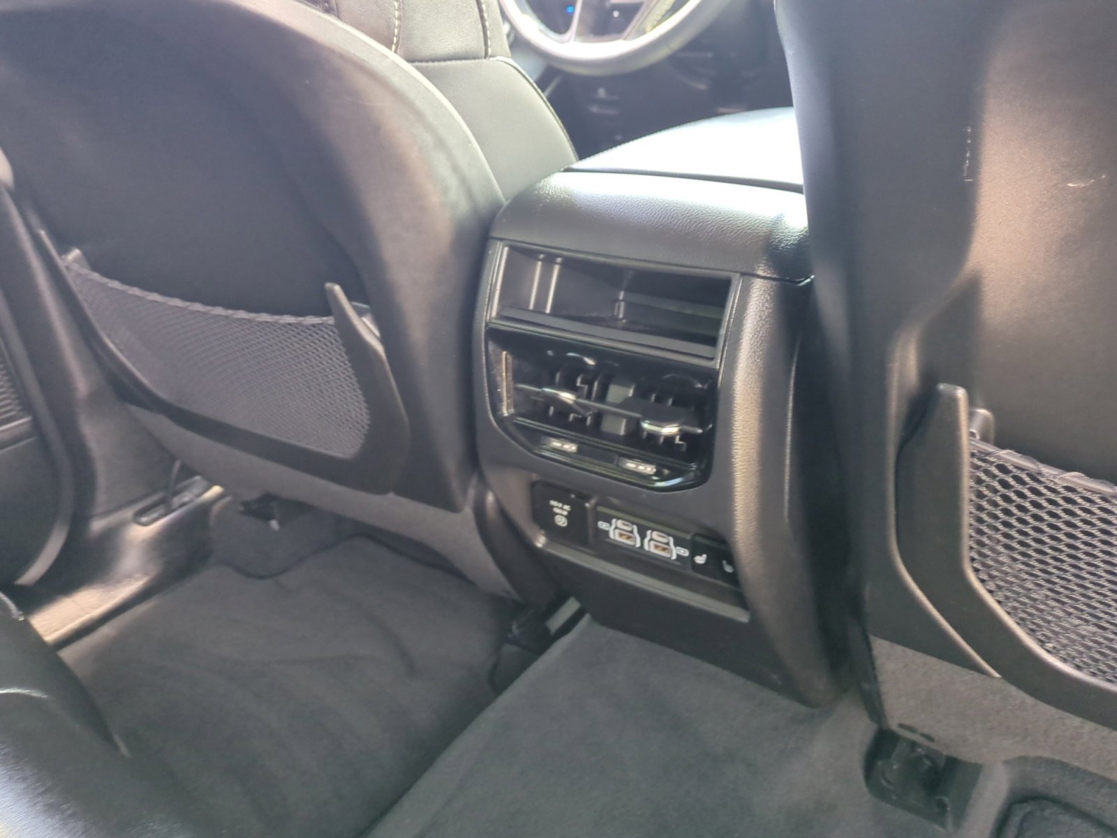Used 2022 Jeep Grand Cherokee Limited 4xe image 32