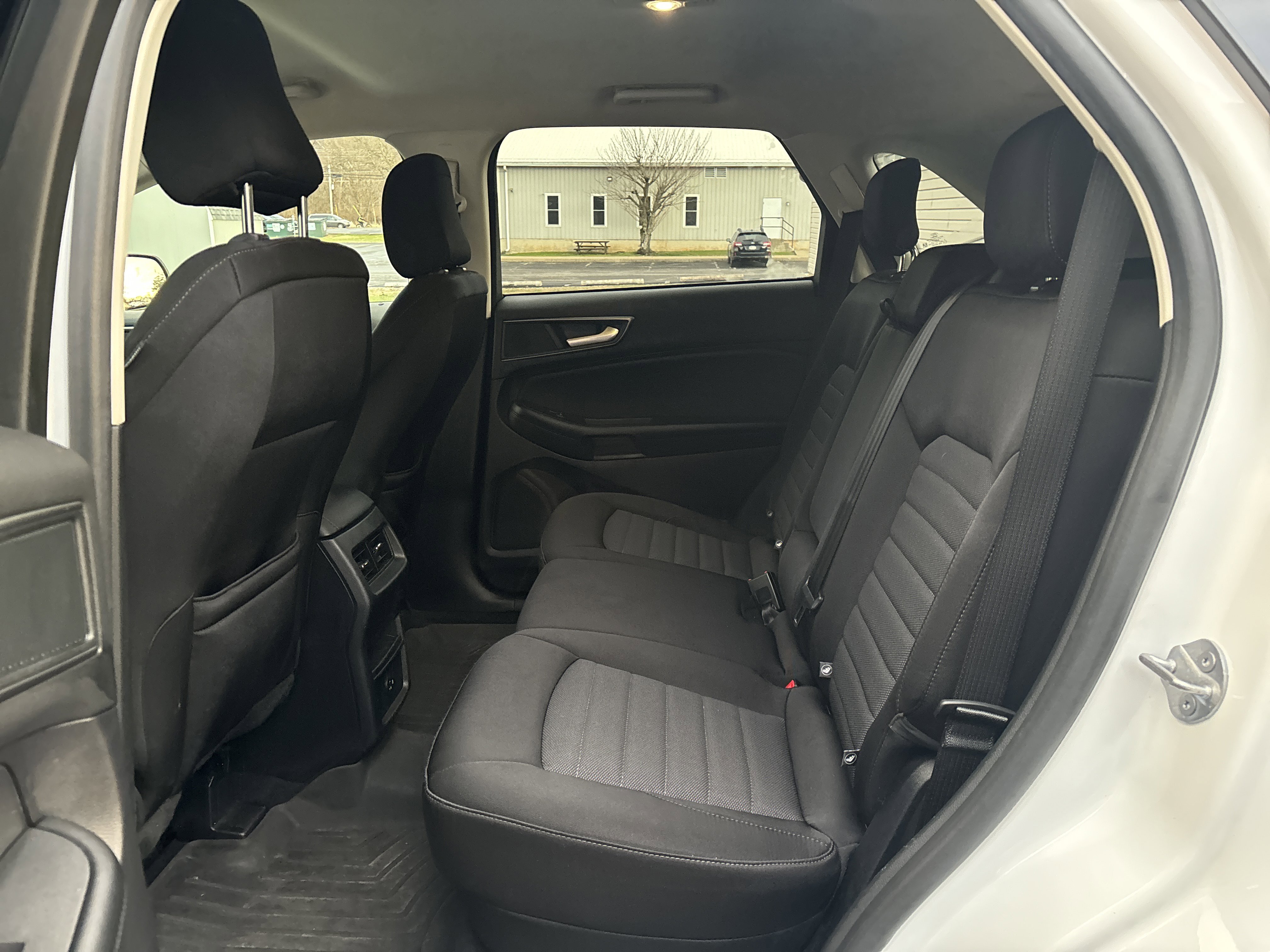 Used 2022 Ford Edge SE w/ Black Appearance Package image 14