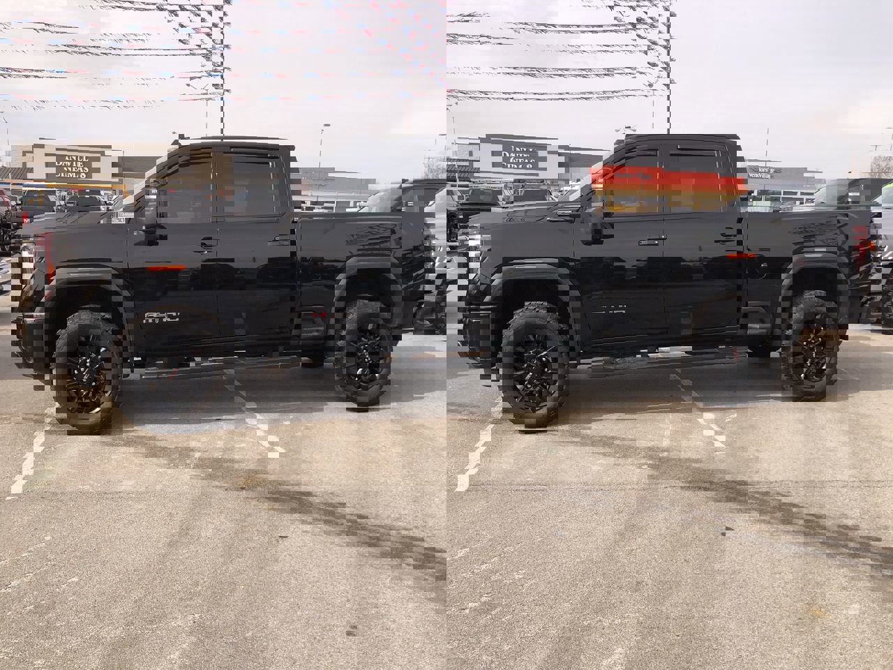 Used 2024 GMC Sierra 2500 AT4 w/ AT4 Preferred Package image 3