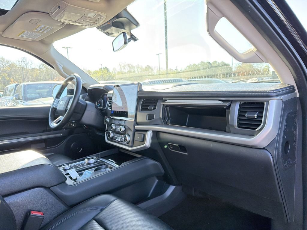Used 2023 Ford Expedition Max XLT image 23