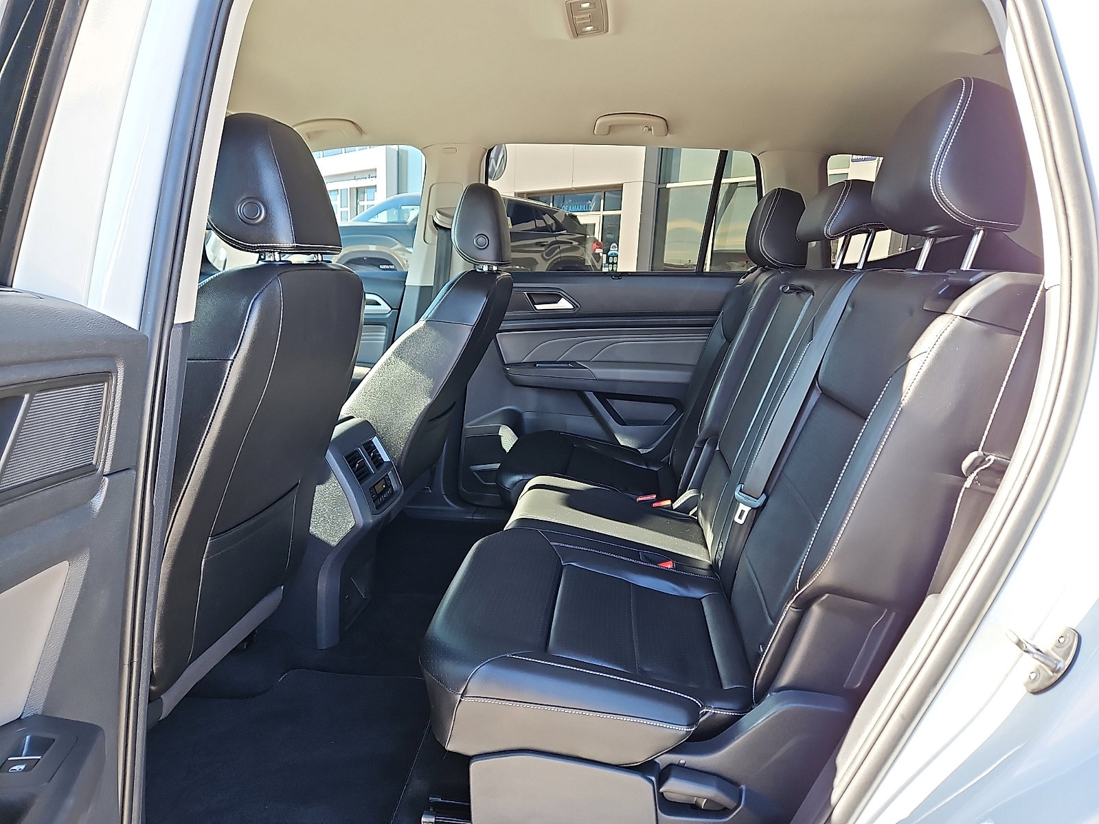 Used 2023 Volkswagen Atlas SE image 9