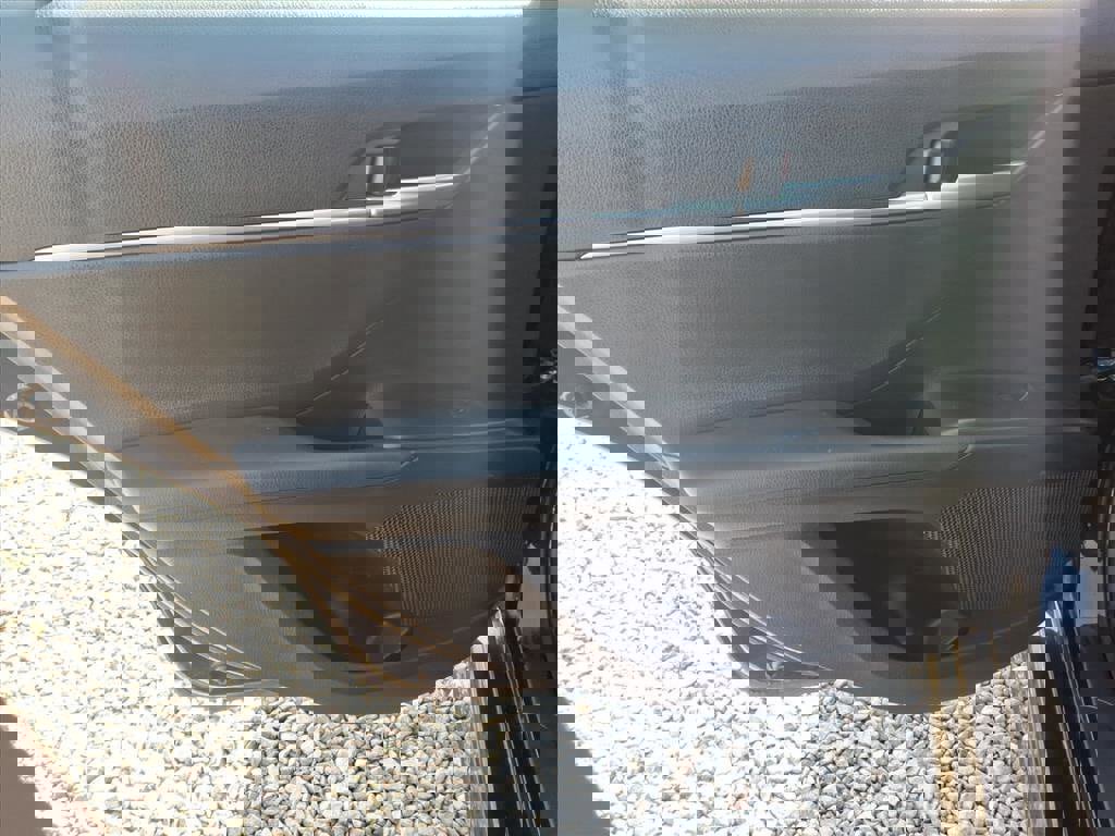 Used 2023 Toyota Camry SE image 14