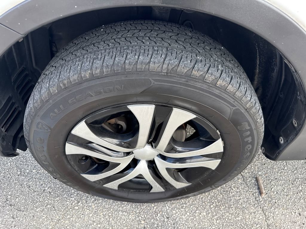 Used 2014 Toyota RAV4 LE image 9