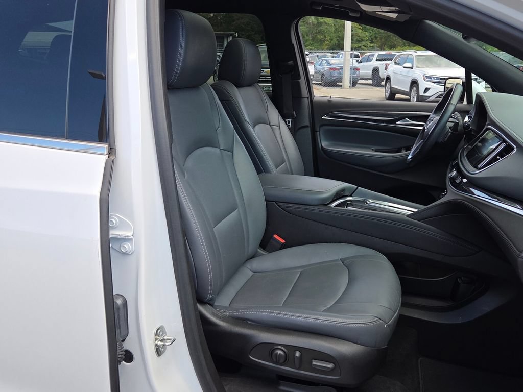 Used 2023 Buick Enclave Essence w/ Experience Buick Package FWD image 14