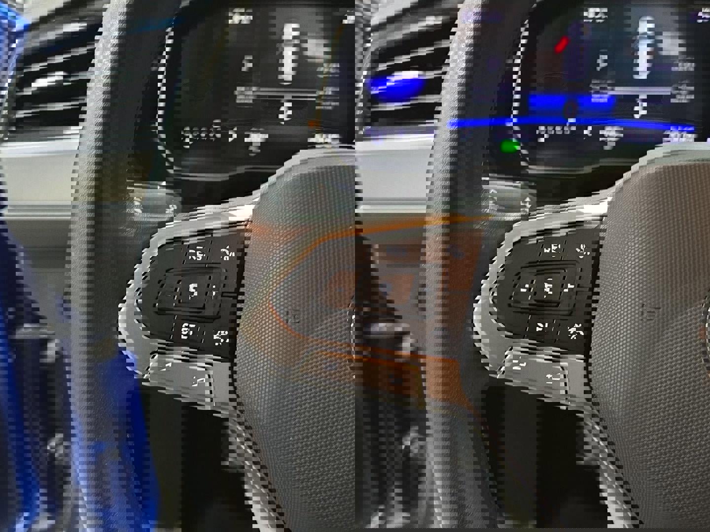 Used 2024 Volkswagen Jetta SE image 12