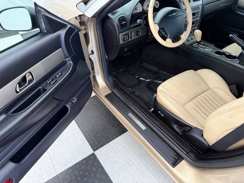 Used 2005 Ford Thunderbird RWD image 24