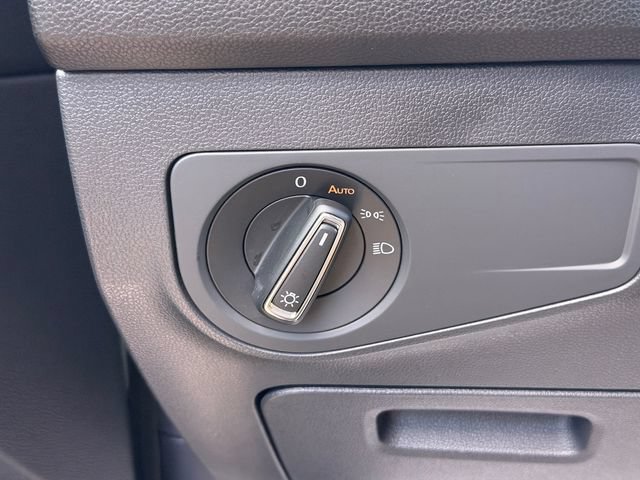 Certified 2023 Volkswagen Tiguan SE R-Line FWD image 29