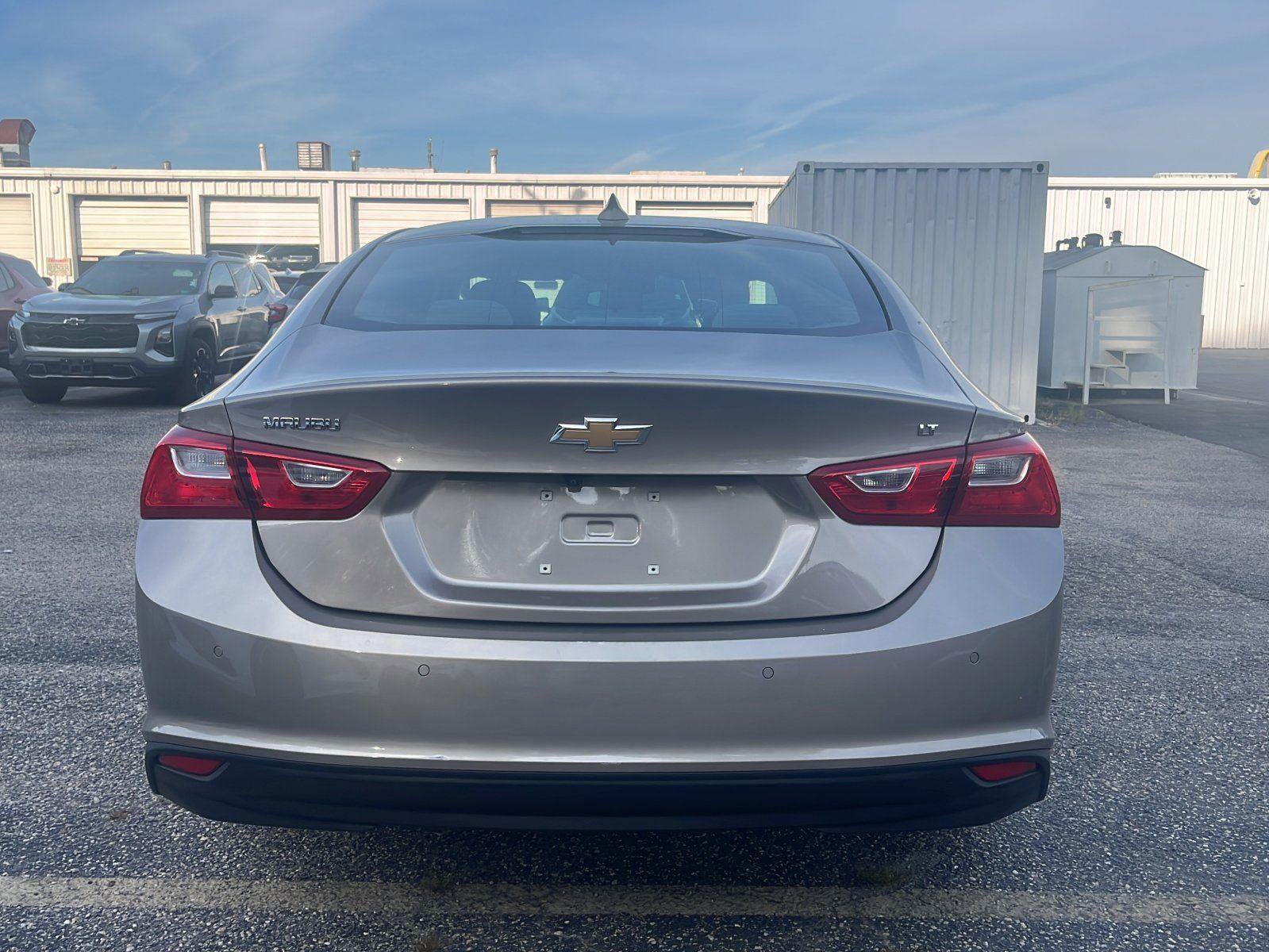 Used 2025 Chevrolet Malibu LT image 4