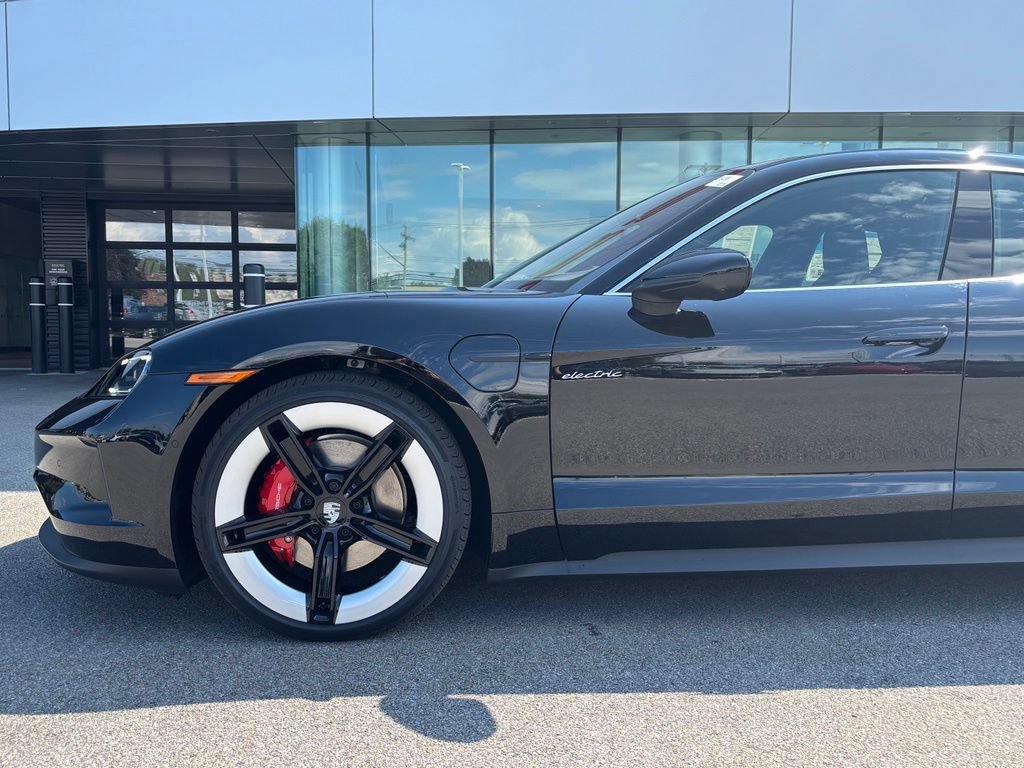 New 2026 Porsche Taycan 4S AWD/4WD image 36