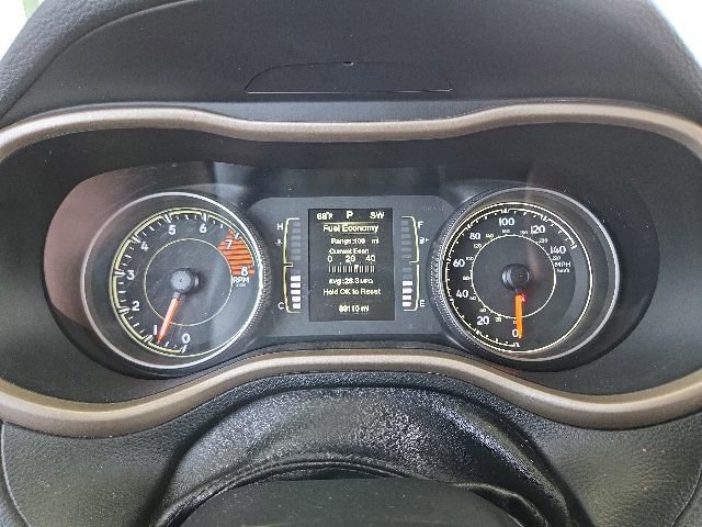 Used 2016 Jeep Cherokee Latitude w/ Cold Weather Group AWD/4WD image 14