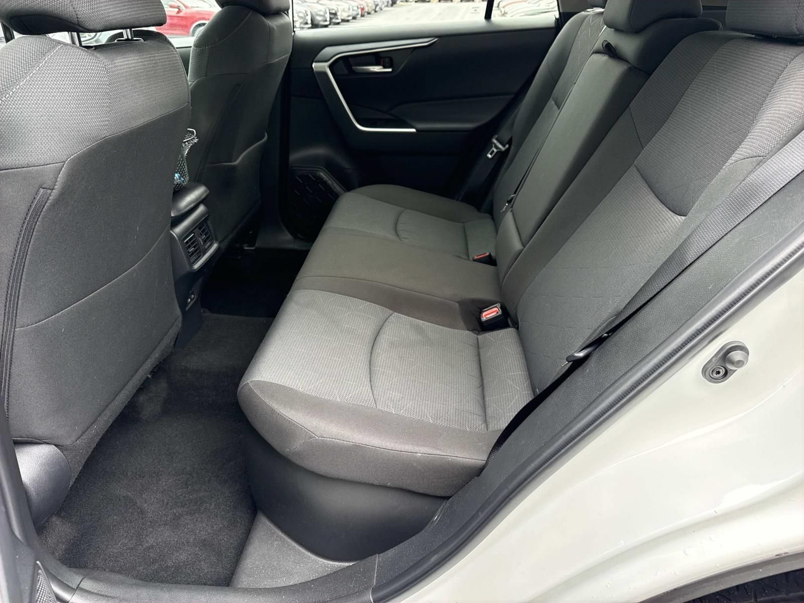Used 2025 Toyota RAV4 XLE AWD/4WD image 28