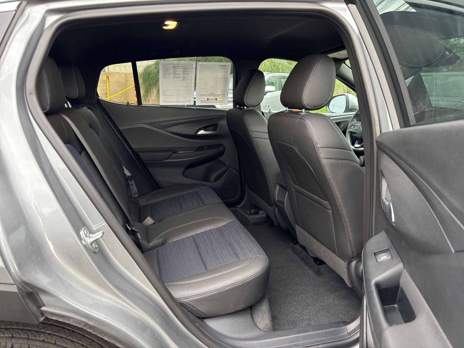 Used 2025 Buick Envista Preferred image 23