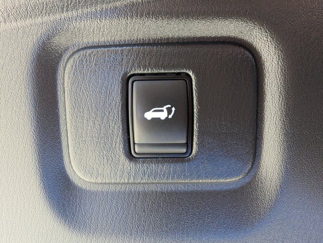 Used 2020 Nissan Pathfinder SL AWD/4WD image 29