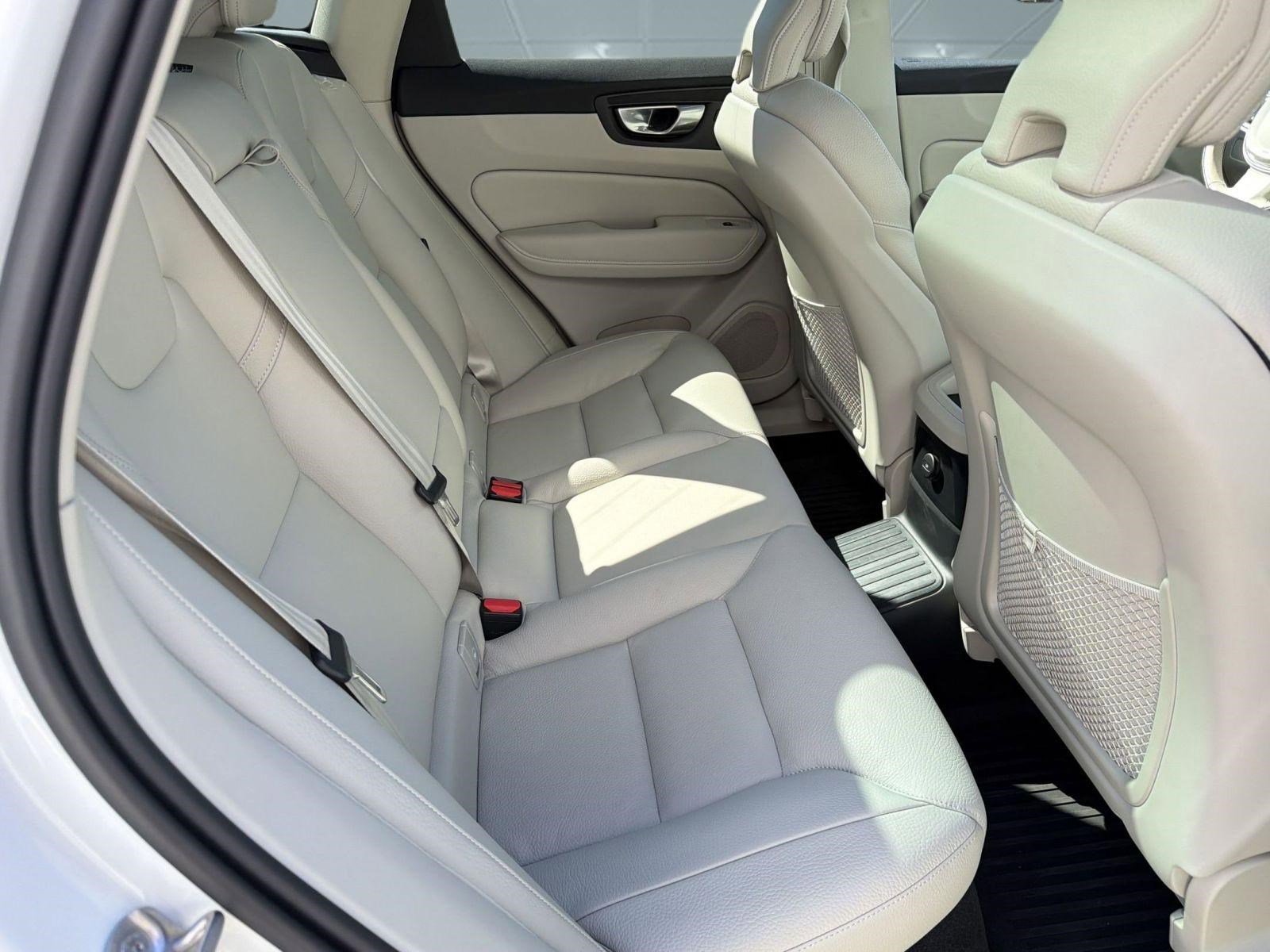 Used 2024 Volvo XC60 T8 Core w/ Protection Package Premier image 29