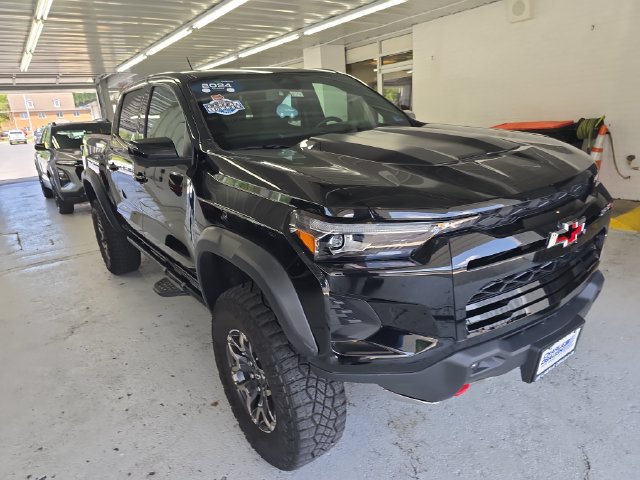 Certified 2024 Chevrolet Colorado ZR2 w/ ZR2 Convenience Package III AWD/4WD image 7