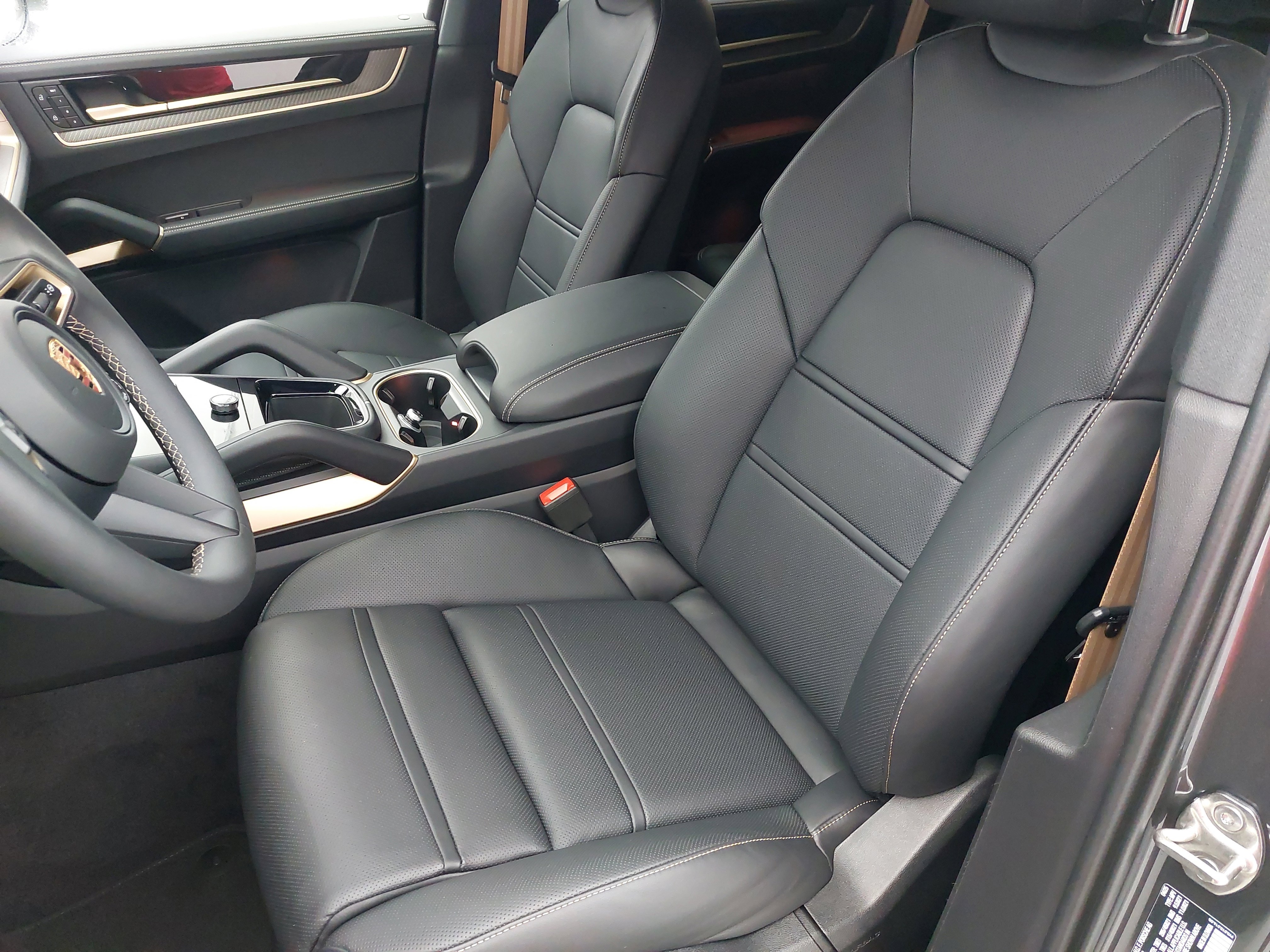 New 2025 Porsche Cayenne E-Hybrid image 17