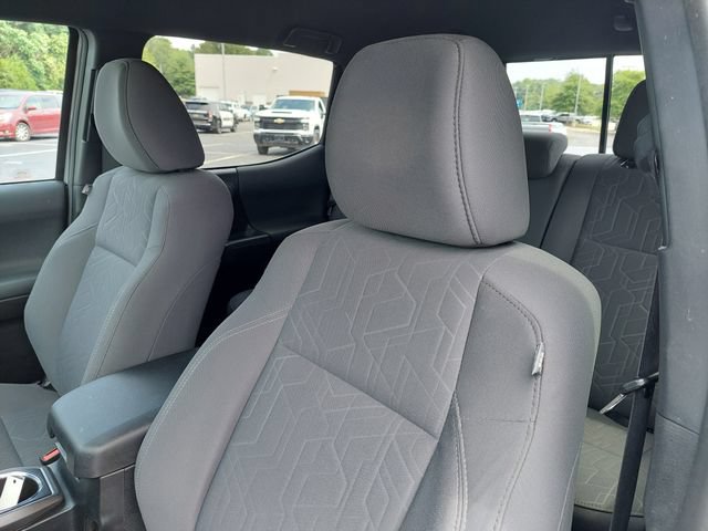 Used 2019 Toyota Tacoma TRD Off-Road w/ Technology Package AWD/4WD image 18