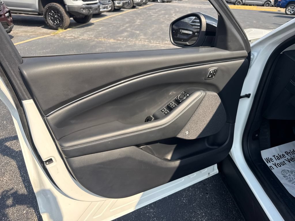 Used 2025 Ford Mustang Mach-E Premium AWD/4WD image 27