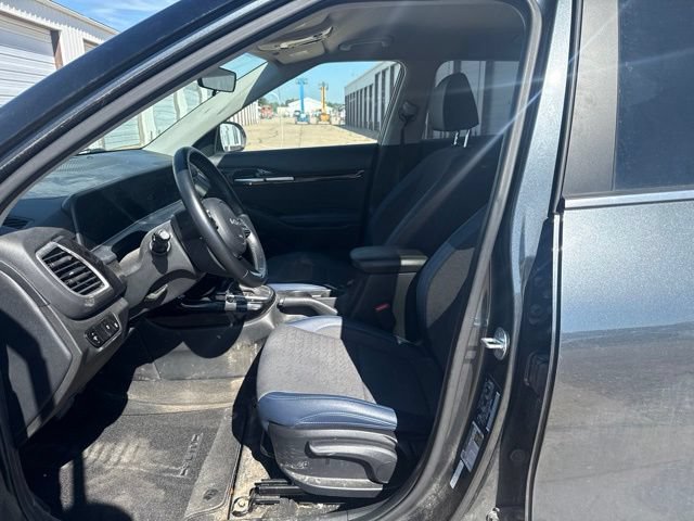 Used 2024 Kia Seltos S AWD/4WD image 3