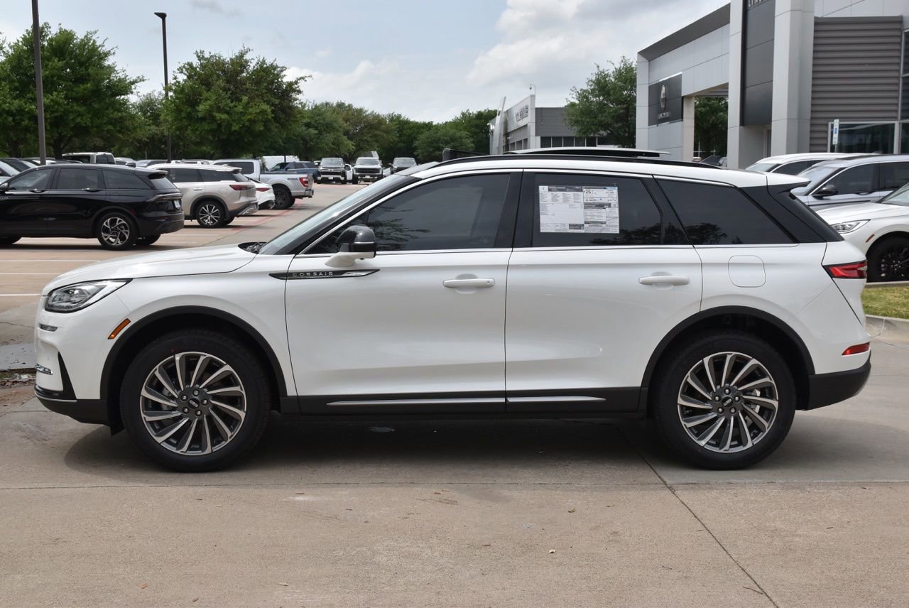 New 2026 Lincoln Corsair Reserve FWD image 11
