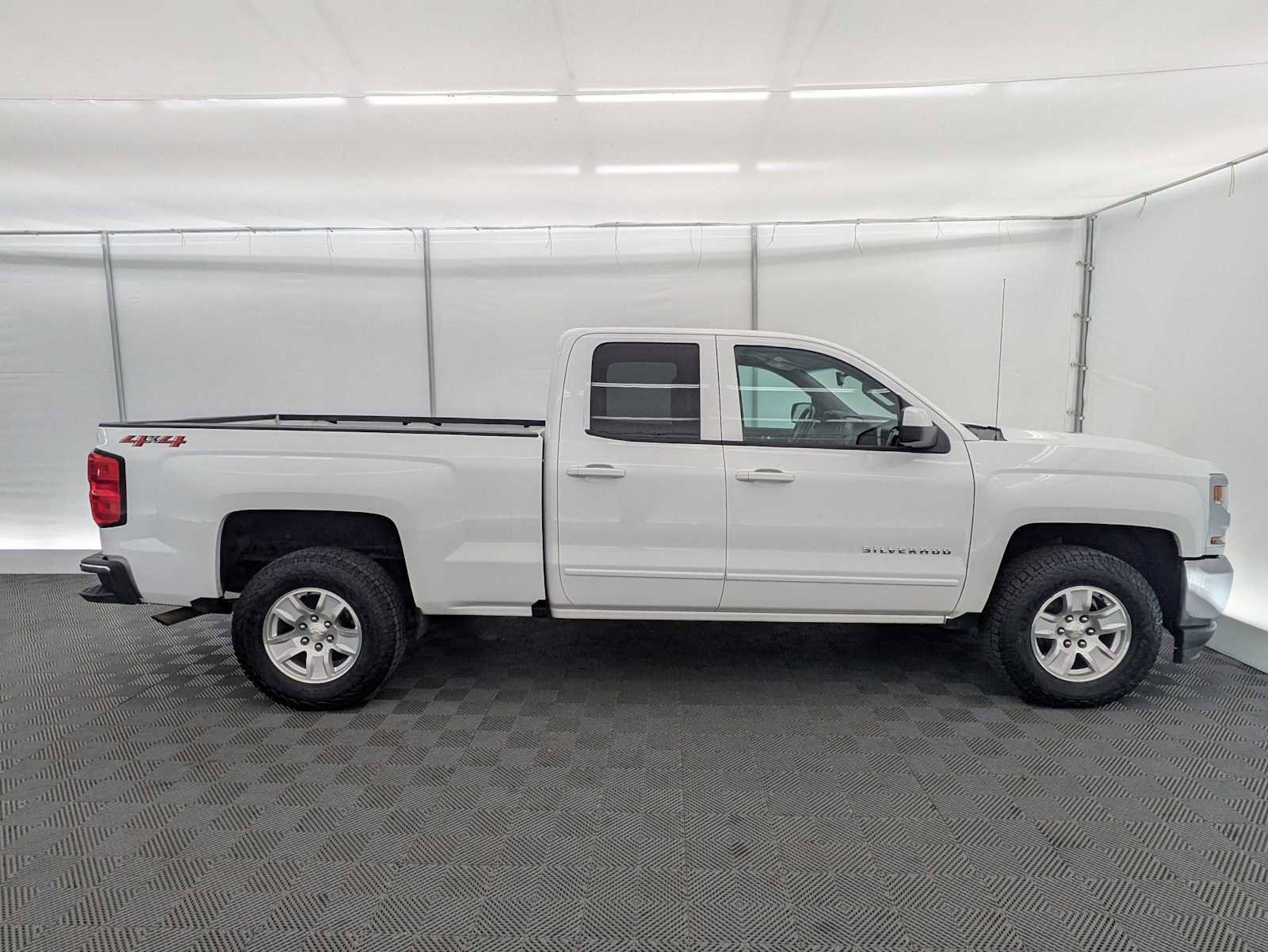 Used 2019 Chevrolet Silverado 1500 LT AWD/4WD image 7