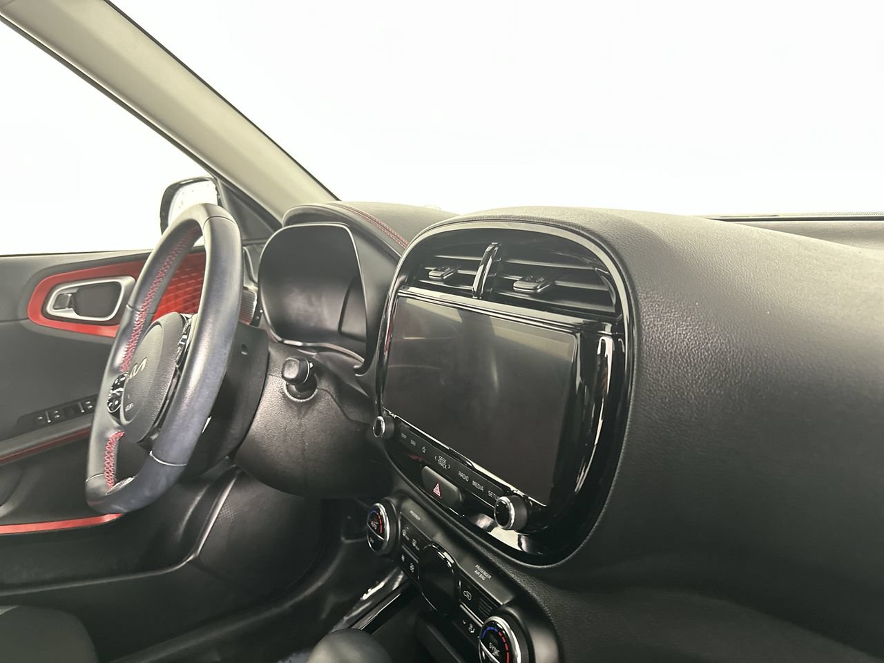 Certified 2025 Kia Soul GT-Line FWD image 15