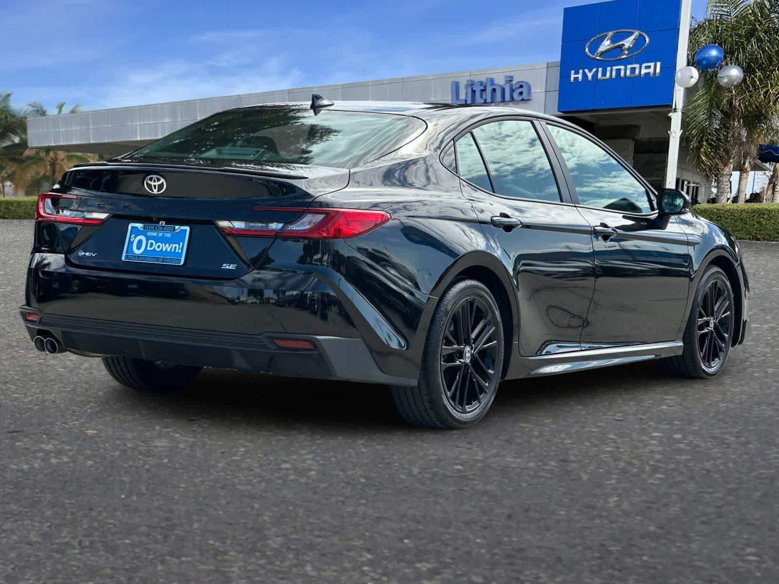 Used 2026 Toyota Camry SE FWD video 3
