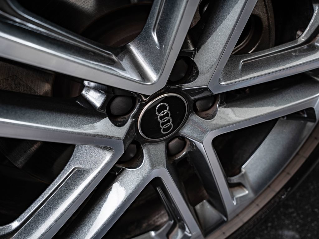 Used 2025 Audi Q5 Premium Plus w/ Premium Plus AWD/4WD image 8