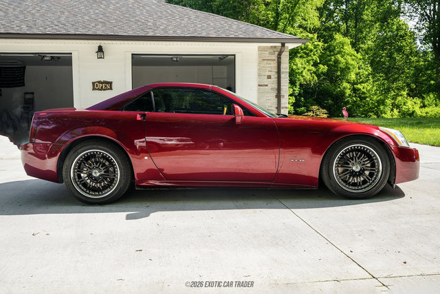 Used 2006 Cadillac XLR RWD image 19