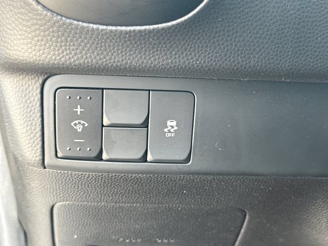 Used 2016 Kia Soul + FWD image 17