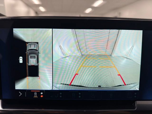 Used 2024 Chevrolet Silverado 1500 High Country w/ Technology Package image 22