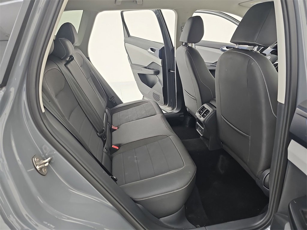 Used 2024 Volkswagen Taos SE image 14