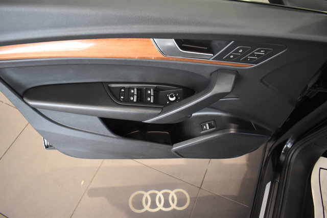 Used 2023 Audi Q5 2.0T Premium image 32