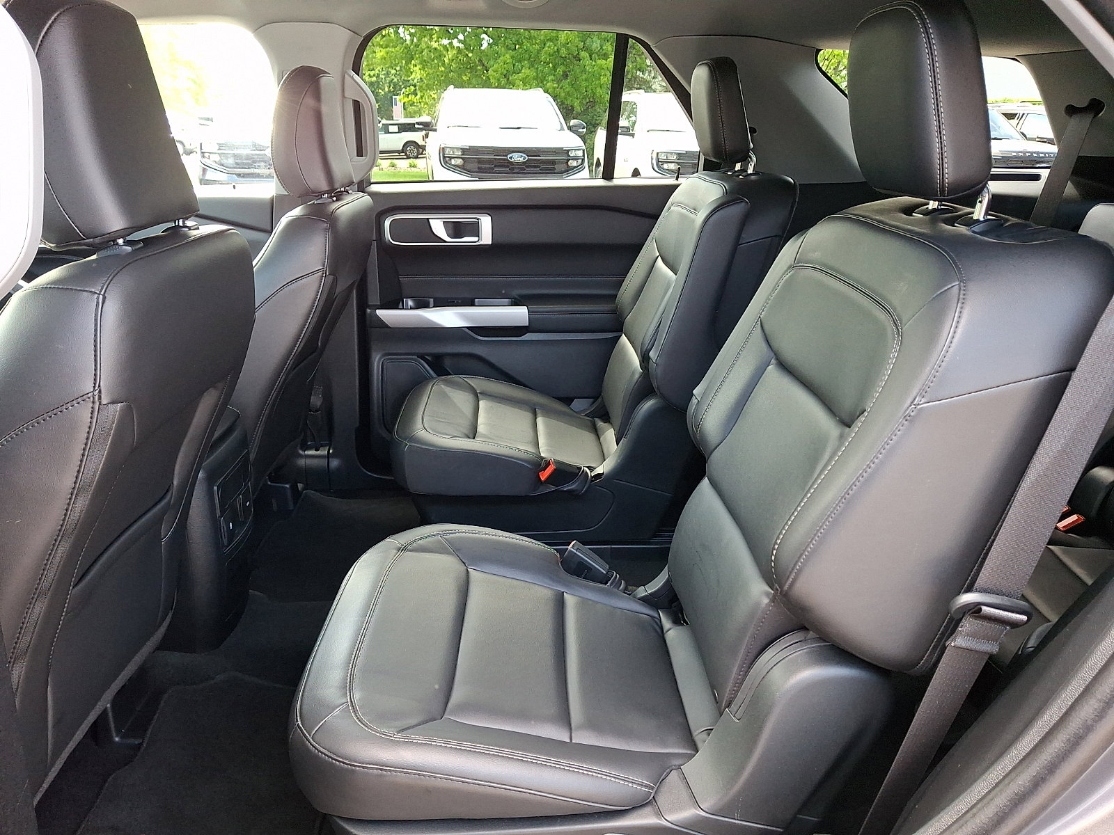 Certified 2023 Ford Explorer XLT w/ Equipment Group 202A AWD/4WD image 13