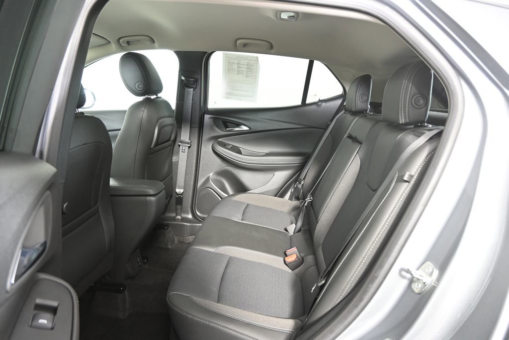 Used 2023 Buick Encore GX Select w/ Sport Touring Package image 17