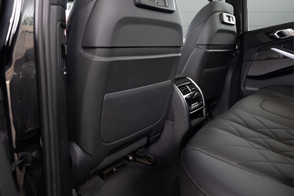 Used 2023 BMW X5 M50i w/ Climate Comfort Package AWD/4WD image 51