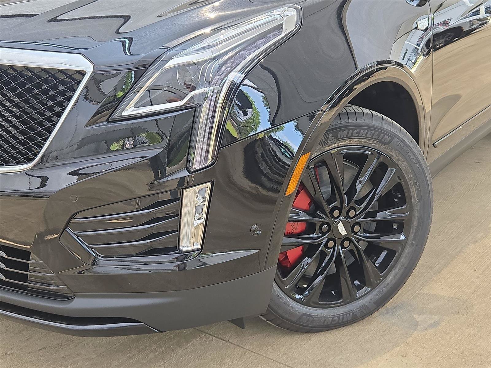 New 2026 Cadillac XT5 Sportv w/ LPO, Onyx Lite Package AWD/4WD image 7